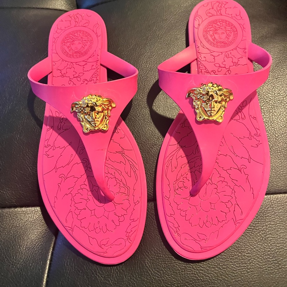 Authentic Versace rubber slides.sz 8. worn 2X.great condition